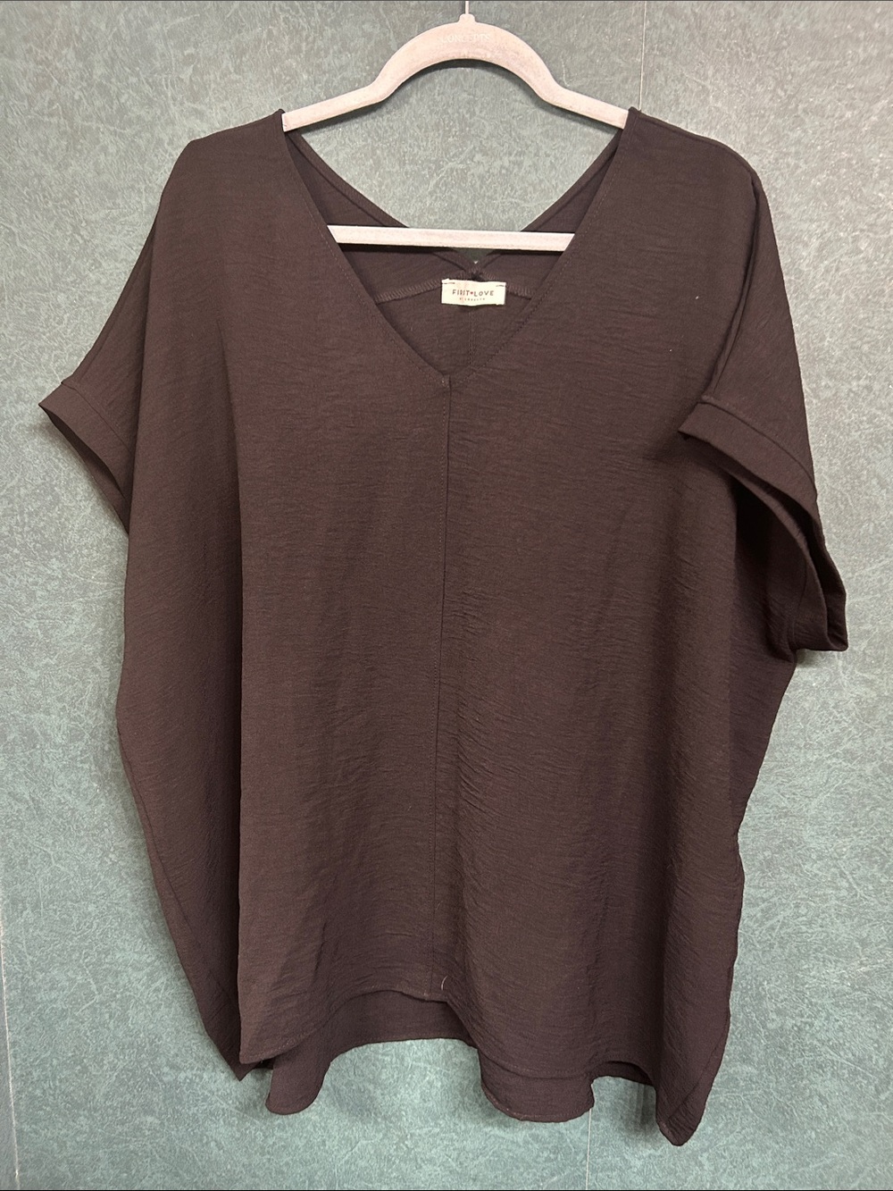 NWOT 2X First Love Flowy V-Neck Women's Top
